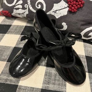 ABT Spotlight, Black Tap Shoes